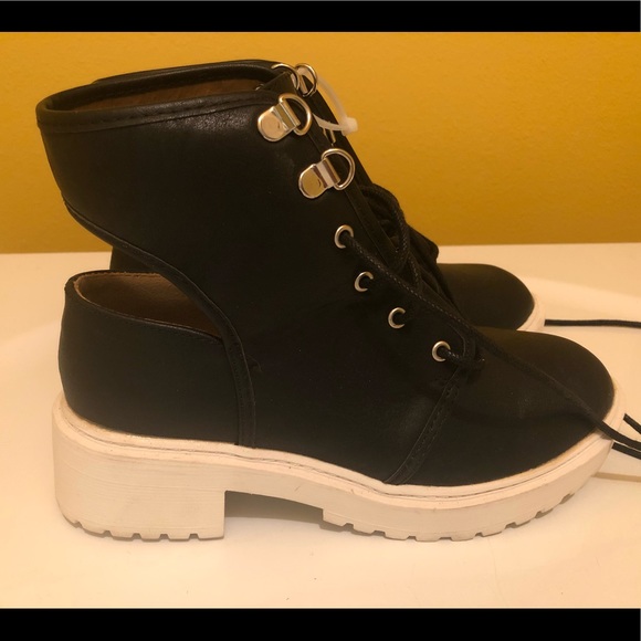Cut out ankle combat boots - Picture 4 of 6